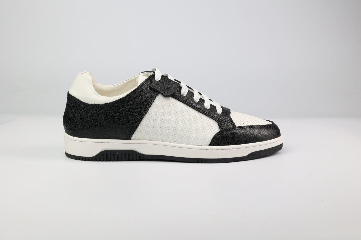 SL/61 Sneakers En Cuir Perfore Blanc Et Noir